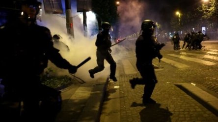 Γαλλία: Πώς οι πανηγυρισμοί στο Παρίσι εξελίχθηκαν σε νύχτα τρόμου – Βανδαλισμοί και λεηλασίες