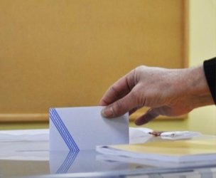 Δημοσκόπηση Alco: Πρωτιά για τη ΝΔ, στο «νήμα» Πλεύση και ΠΑΣΟΚ