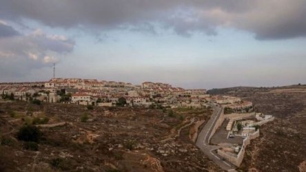 Δυτική Όχθη: Ισραηλινοί έποικοι πυρπόλησαν σπίτια και αυτοκίνητα – Τουλάχιστον 7 οι τραυματίες