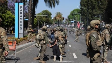 BBC: Η επέμβαση του Τραμπ στο Λος Άντζελες ενθουσιάζει τους ψηφοφόρους του, αλλά μπορεί να πυροδοτήσει εμφύλια αναταραχή στις ΗΠΑ