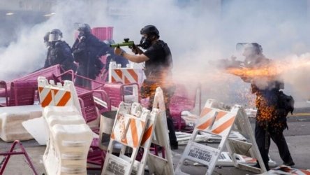Λος Άντζελες: Χάος και βία, ο Τραμπ ενεργοποιεί την Εθνοφρουρά και “ξυπνά μνήμες” 1965 – Τραυματίστηκε Αυστραλή δημοσιογράφος από πλαστική σφαίρα