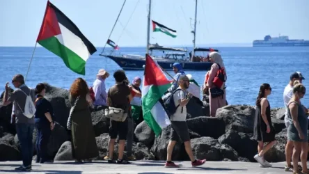 Πλοίο Madleen: Σκληραίνει τη στάση του το Ισραήλ, σχεδιάζει φυλάκιση των ακτιβιστών σε ειδικά κελιά – Η παρέμβαση Μακρόν