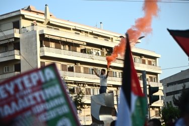 Μικροεπεισόδια σε Αθήνα και Θεσσαλονίκη στις πορείες για τους ακτιβιστές του Madleen