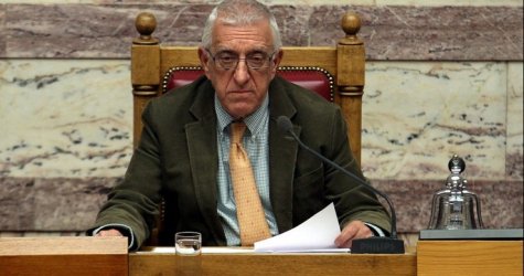 Κακλαμάνης: Παραμένει η αυξημένη πλειοψηφία των 151 βουλευτών σε ψηφοφορίες