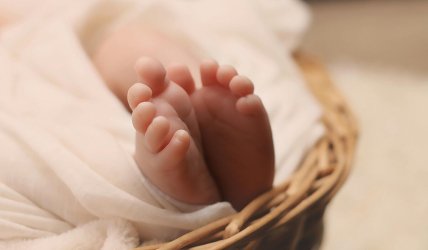 Μυστήριο με τον θάνατο του βρέφους στην Πάρο: Άλλα λέει ο πατέρας, άλλα η μάνα