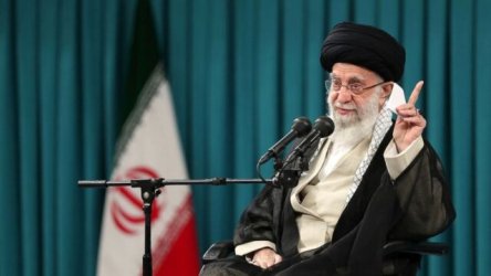 Ιράν: Ο Χαμενεΐ προειδοποιεί πως το Ισραήλ θα τιμωρηθεί “σκληρά” για την επίθεσή του