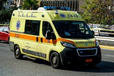 Αθήνα: Αυτοκίνητο παρέσυρε δύο πεζούς – Τραυματίστηκε σοβαρά ο ένας, συνελήφθη ο οδηγός