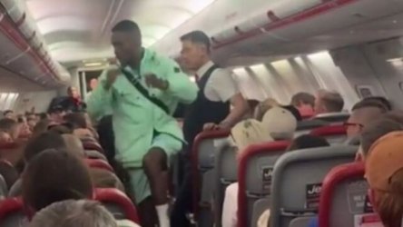 “Πτήση από την κόλαση” προς την Ίμπιζα: Νταής προκαλούσε σε καβγά, μεθυσμένοι έκαναν εμετό παντού (Βίντεο)