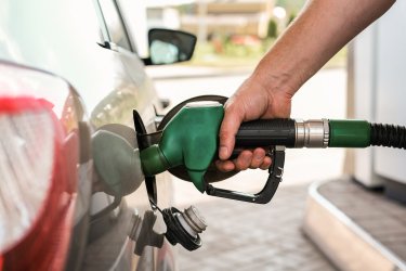 Βενζίνη: Ξεκάθαρη αισχροκέρδεια – Γιατί δεν δικαιολογείται η αύξηση της τιμής
