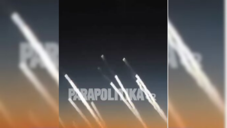 Μέση Ανατολή: Η στιγμή που εκτοξεύονται βαλλιστικοί πύραυλοι όπως φαίνονται μέσα από αεροπλάνο