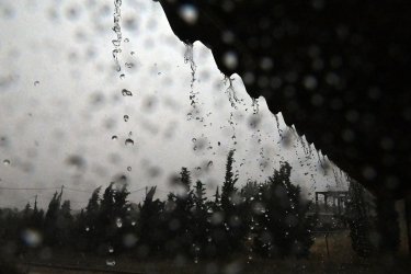Meteo: Ισχυρές καταιγίδες στην Πελοπόννησο, 57 mm βροχής σε μία ώρα στην Αττική