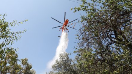 Φωτιά τώρα στην Ιεράπετρα – Στη μάχη δύο ελικόπτερα, ήχησε το 112