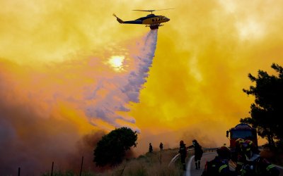 Χίος: Ανεξέλεγκτη η φωτιά – Διαδοχικά μηνύματα του 112, δίπλα σε σπίτια οι φλόγες – Αρκετές περιοχές χωρίς ρεύμα