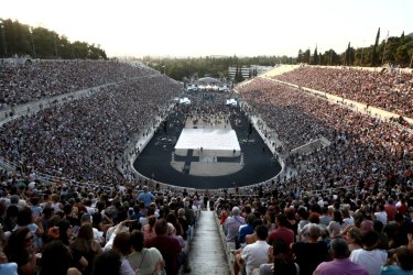 Καλλιμάρμαρο: Η συναυλία στο Παναθηναϊκό Στάδιο για τα 100 χρόνια από τη γέννηση του Μίκη Θεοδωράκη (Εικόνες, Βίντεο)