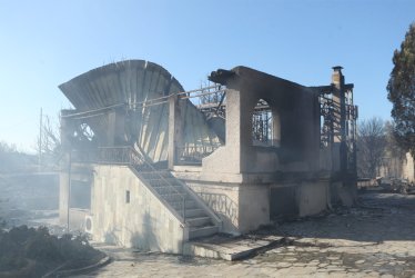 Φωτιά στην Παλαιά Φώκαια: Η επόμενη μέρα – Καμένα σπίτια και περιουσίες (Φωτογραφίες)