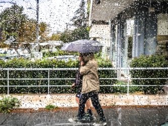 Ραγδαία αλλαγή του καιρού: Από τον καύσωνα στα μπουρίνια – Τριπλή προειδοποίηση της ΕΜΥ