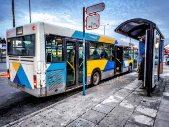 Πετρούπολη: Χειροπέδες σε 16χρονο που μαχαίρωσε 15χρονο σε συμπλοκή μέσα σε λεωφορείο
