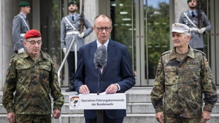 Γερμανία: Ο καγκελάριος Μερτς προειδοποιεί για “ψευδή αίσθηση ασφάλειας”, ζητά ενίσχυση της άμυνας – Στο επίκεντρο η συζήτηση για τη στράτευση