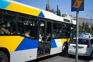 Πετρούπολη: «Τον κλώτσαγαν στο πρόσωπο ενώ ήταν λιπόθυμος» – Πώς η παρεξήγηση κατέληξε στο μαχαίρωμα του 15χρονου