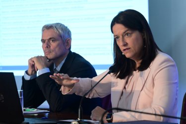 Τα πάνω κάτω στην αγορά εργασίας – Τι προβλέπει το νέο νομοσχέδιο για ώρες εργασίας, προσλήψεις 24ωρου και θερινή άδεια