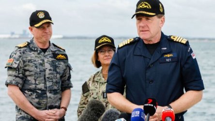 Bρετανία: Καθαιρέθηκε ο αρχηγός του Βασιλικού Ναυτικού μετά την παραδοχή για σχέση με υφιστάμενη