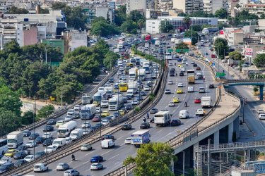 Κίνηση στους δρόμους: Μποτιλιάρισμα στον Κηφισό – Καθυστερήσεις στην Αττική Οδό, στο «κόκκινο» το κέντρο της Αθήνας