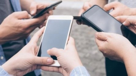 Ολλανδία: H απαγόρευση των κινητών στα σχολεία βελτίωσε τη συγκέντρωση των μαθητών