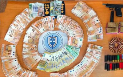 «Φέρε 150 ευρώ και θα πετάξω το χαρτί»: Νέοι διάλογοι από το κύκλωμα των τελωνειακών στη Θεσπρωτία