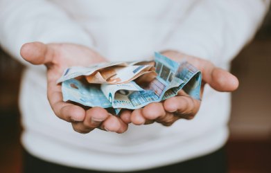 Νέο μηνιαίο επίδομα 200 ευρώ – Οι ανακοινώσεις για τους δικαιούχους