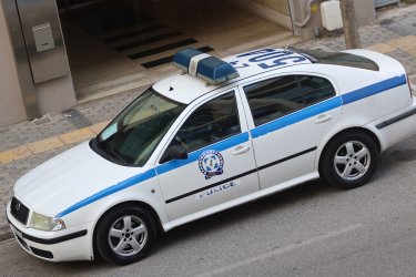 Πάτρα: Ληστεία σε μίνι μάρκετ – Απείλησε με μαχαίρι τον εργαζόμενο και πήρε 1.700 ευρώ