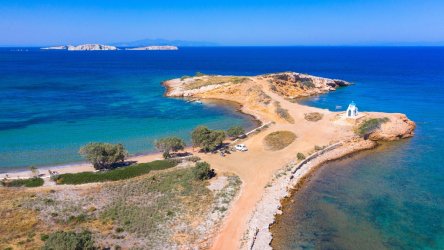Τα 5 ελληνικά νησιά που αγαπούν οι ιταλοί solo travelers