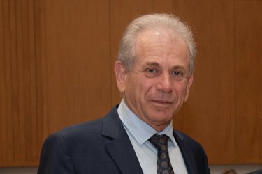 Θρίλερ στο Αιγάλεω: Έκανε «ντου» στο Δημαρχείο και απείλησε με όπλο τον Δήμαρχο – Τι λέει στο iEidsieis.gr