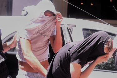 Πειραιάς: Προφυλακίζονται οι τέσσερις νεαροί για τον βιασμό της 14χρονης
