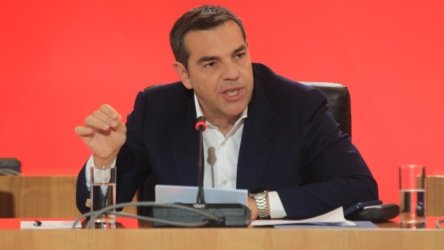 Τσίπρας για Μητσοτάκη: Το συντομότερο ανέκδοτο ότι τον “πολεμoύν τα συμφέροντα”