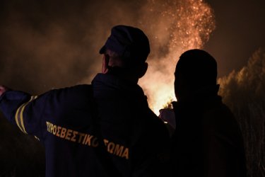 «Συναγερμός στην Πυροσβεστική: Φωτιά κοντά στο Αστυνομικό Μέγαρο Θεσσαλονίκης»