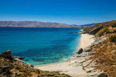 Ο «έξυπνος» καλοκαιρινός προορισμός: Κοντά, φθηνά, ωραίες παραλίες και ησυχία