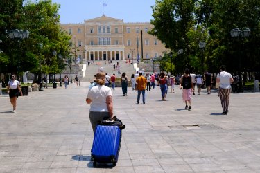Η τουριστική σεζόν σε αριθμούς – Πληρότητες και τιμές σε ξενοδοχεία και Airbnb