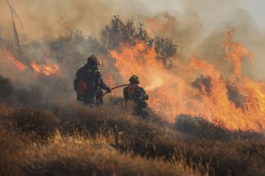 Red code για τον κίνδυνο πυρκαγιάς την Κυριακή: Έκτακτα μέτρα και συναγερμός στις Αρχές – Οι περιοχές