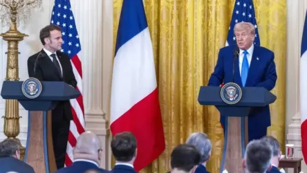 Έξαλλος ο Μακρόν με τους δασμούς του Τραμπ στην Ευρώπη – Ζητά “αξιόπιστα αντίμετρα”