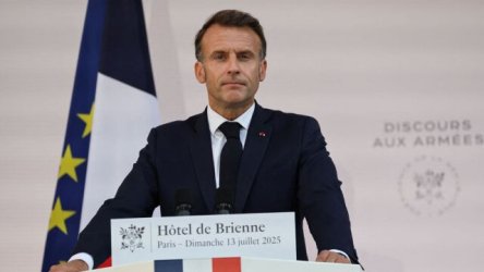 “Πολεμική” ομιλία Μακρόν: Επιπλέον 6,5 δισ. ευρώ σε στρατιωτικές δαπάνες – “Για να είμαστε ελεύθεροι, πρέπει να μας φοβούνται”