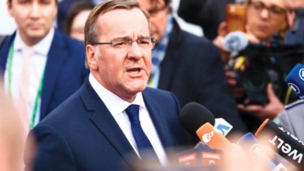 Πιστόριους από Ουάσινγκτον: Χαιρετίζουμε την στρατιωτική στήριξη της Ουκρανίας από τις ΗΠΑ