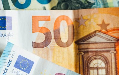 Επίδομα 100 ευρώ: Πότε η πληρωμή – Νεότερες πληροφορίες