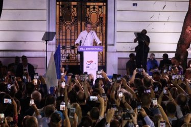 Χάνει ακροατήριο η κυβέρνηση– Αμηχανία στη ΝΔ- Δεύτερο κόμμα οι… αναποφάσιστοι