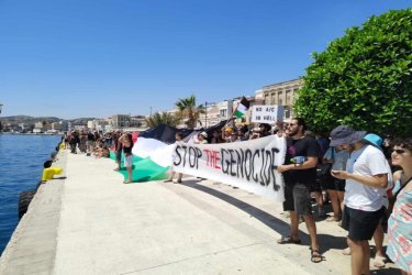 Σύρος: Η παρέμβαση Τσορμπατζόγλου στη συγκέντρωση για την Παλαιστίνη στο λιμάνι