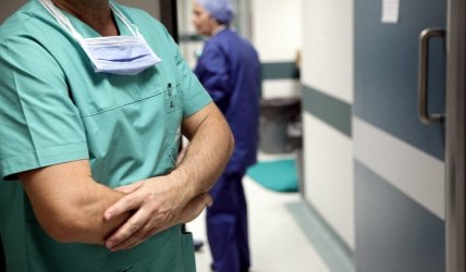 Σπάει τη σιωπή του ο ασθενής που κατήγγειλε γιατρό για φακελάκι: «Ζήτα συγγνώμη, παρακάλεσέ με»