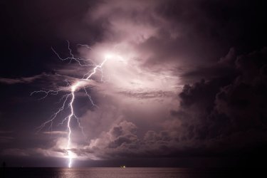 Καταιγίδες εξπρές: Πάνω από 90 χιλ. βροχής στη Β. Ελλάδα – 10.000 κεραυνοί σε λίγες ώρες