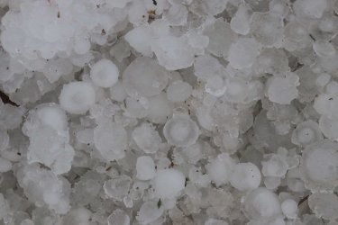 Χαλάζι στην Καστοριά – Κράτησε 15 λεπτά, αλλά προκάλεσε μεγάλες καταστροφές