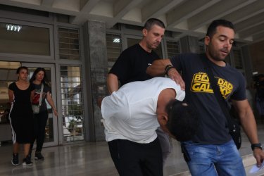 Φρίκη στη Θεσσαλονίκη: Ο βιαστής της 10χρονης πήγε να φύγει από την Ελλάδα – Εφιάλτης ενός έτους με συνεργό τη μητέρα