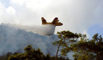 Φωτιά στην Καβάλα – Καίει δασική έκταση