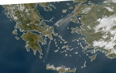 Φωτιά στην Κερατέα: Οι καπνοί έφτασαν μέχρι τα Αντικύθηρα – Εικόνα από δορυφόρο